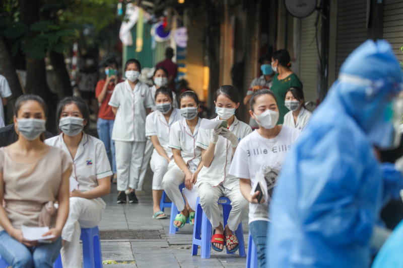 Bệnh viện Việt Đức bị phạt 14 triệu vì không báo ca COVID-19.