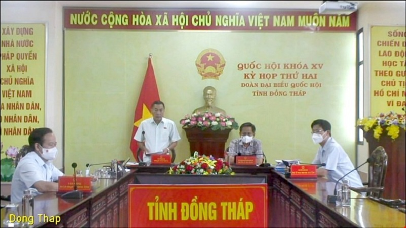 Đại biểu Phạm Văn Hoà phát biểu từ điểm cầu Đồng Tháp. (Ảnh: QH).