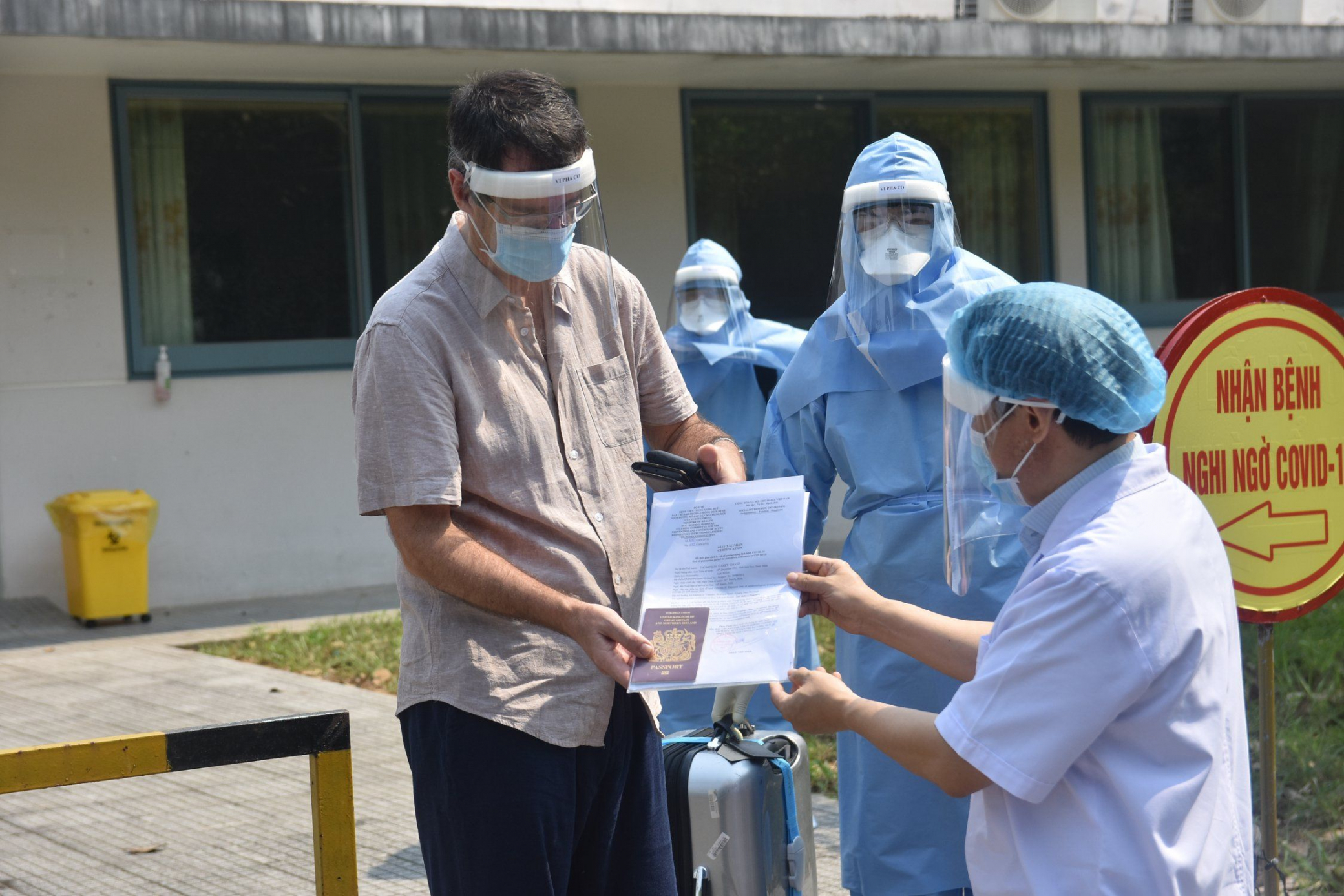 Bệnh nhân quốc tịch Anh nhiễm Covid-19 thứ 33 điều trị tại Huế đã được xuất viện trong ngày 28/3.
