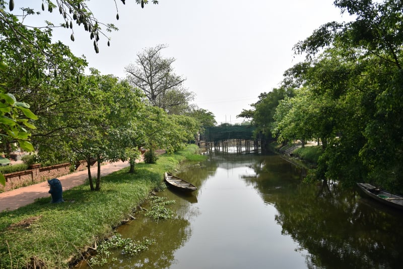 Cách trung tâm TP Huế khoảng 7km, từ lâu, cầu ngói Thanh Toàn (làng Thanh Thủy Chánh, xã Thủy Thanh, thị xã Hương Thủy, Thừa Thiên Huế) là điểm đến trong hành trình khám phá Huế của du khách thập phương.