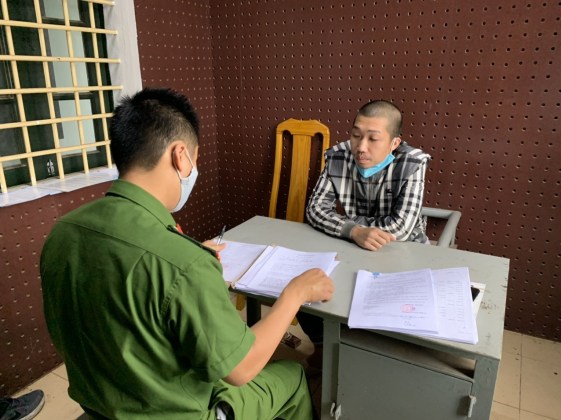 Trịnh Quang Anh tại cơ quan điều tra Công an tỉnh Quảng Bình.