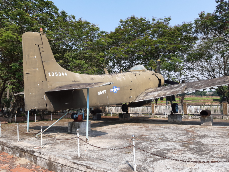 Máy bay AD-6 được Mỹ sử dụng tại chiến trường Trị - Thiên Huế. Chiếc máy bay này được quân và dân ta thu được trong cuộc tổng tấn công và nổi dậy Xuân 1975 tại căn cứ sân bay Biên Hòa.