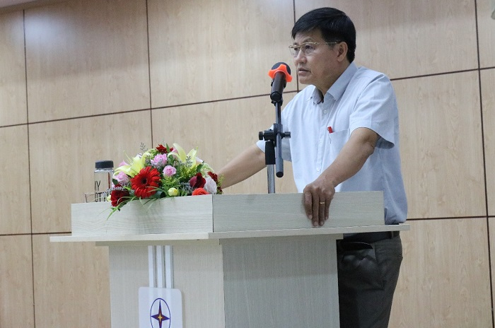 Ông Hà Thanh Long - Giám đốc PC Thừa Thiên Huế phát biểu tại hội nghị.