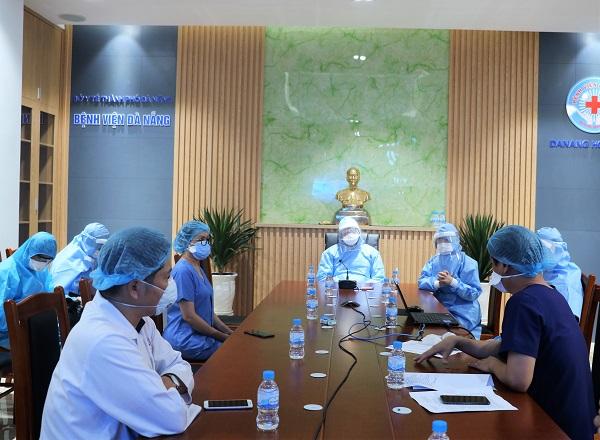 Kiểm tra tại Bệnh viện Đà Nẵng, bác sĩ Lê Đức Nhân cho biết, đến nay bệnh viện đã cơ bản thực hiện việc 