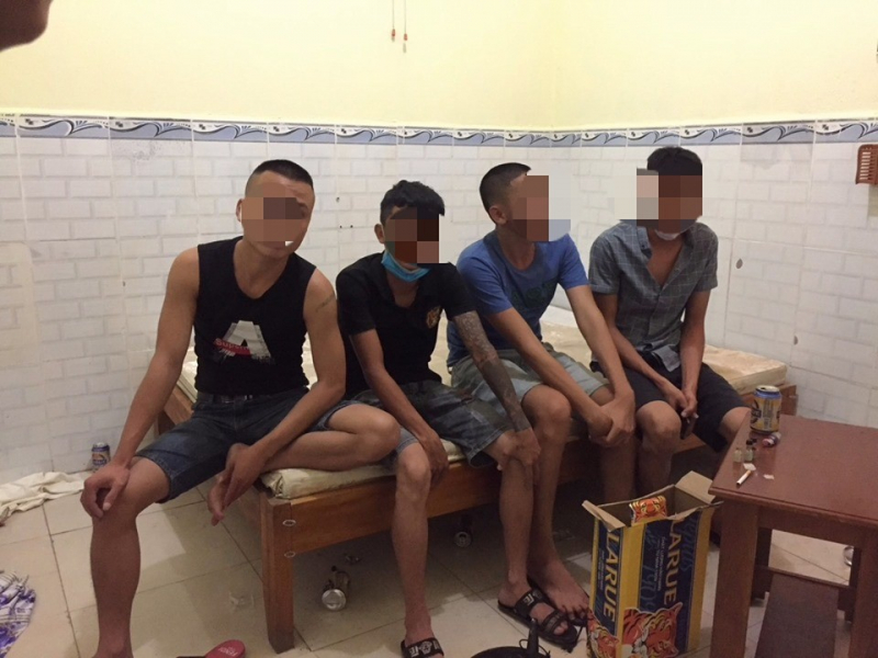 Nhóm thanh niên ở Quảng Nam thuê phòng massage để sử dụng ma túy.