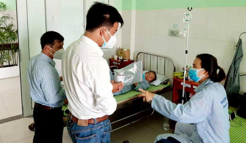 Bệnh nhân bị ngộ độc sau khi ăn bánh mỳ có pate Minh Chay.