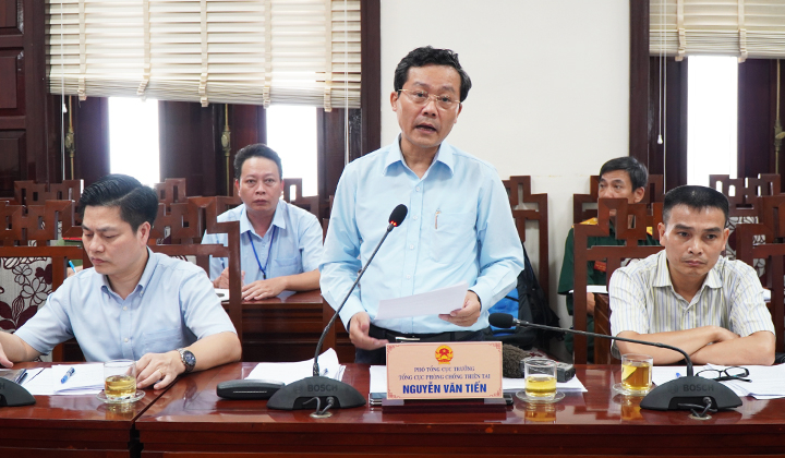 Phó Tổng cục trưởng Tổng cục Phòng, chống thiên tai Nguyễn Văn Tiến phát biểu tại buổi làm việc.