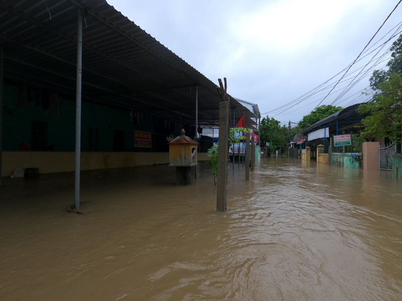 Một số nơi thấp trũng của TP Huế ngập trong nước.
