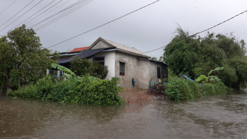 Sáng cùng ngày, Ban Chỉ huy PCTT và TKCN tỉnh Thừa Thiên Huế cho hay, dự kiến mực nước trên sông Bồ sau 11 - 13h ngày 9/10 lên xấp xỉ mức Báo động III (4,5m). Ảnh: Tuấn Hiệp.