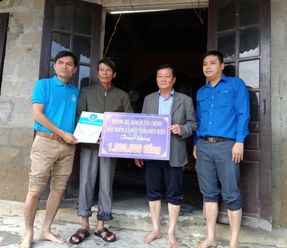 BHXH tỉnh Thừa Thiên Huế vừa có những hoạt động nhằm tri ân, hỗ trợ các gia đình liệt sĩ và nhân dân bị thiệt hại do lũ, lụt.