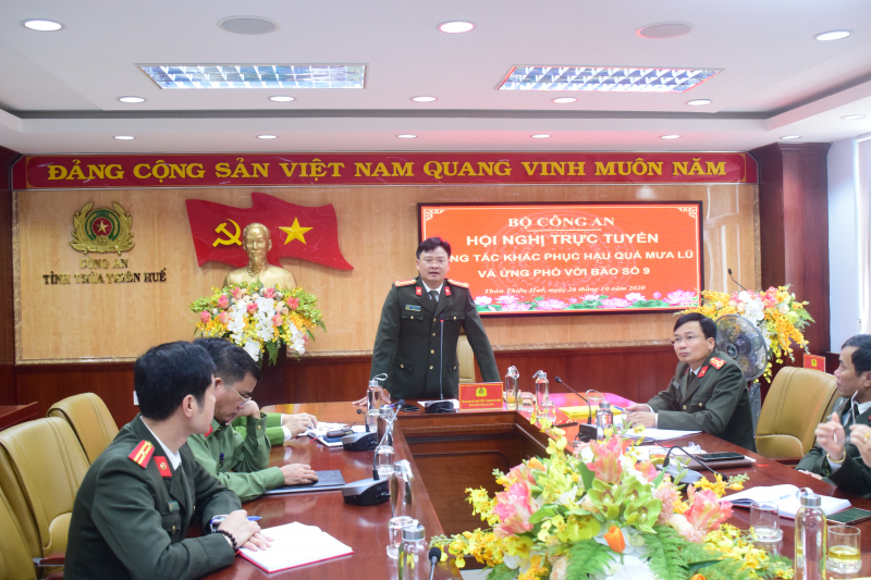 Giám đốc Công an tỉnh Thừa Thiên Huế chủ trì buổi họp trực tuyến triển khai phương án phòng, chống cơn bão số 9.