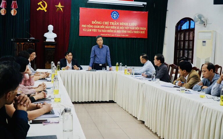 Ông Trần Đình Liệu - Phó Tổng Giám đốc Bảo hiểm xã hội Việt Nam - tại buổi thăm và làm việc với BHXH tỉnh Thừa Thiên Huế.