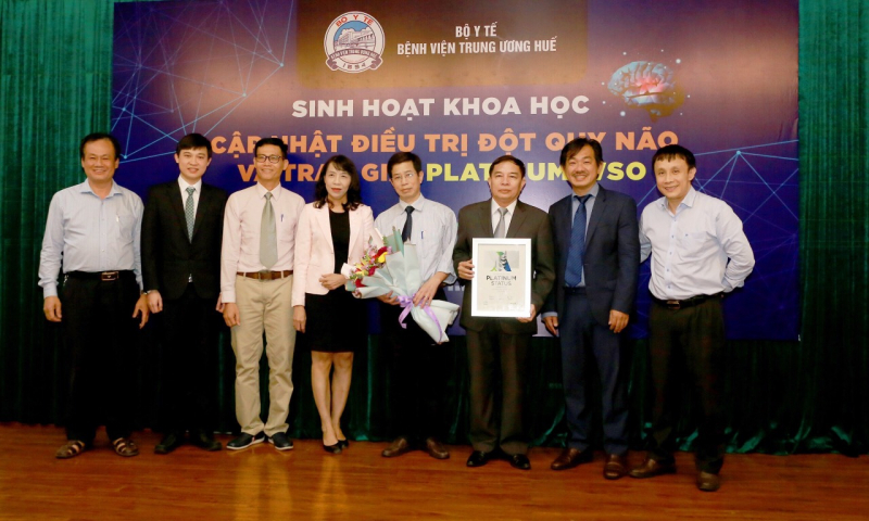 Trung tâm Đột quỵ - Bệnh viện Trung ương Huế chính thức được trao tặng giải thưởng Platinum của Hội Đột quỵ thế giới.