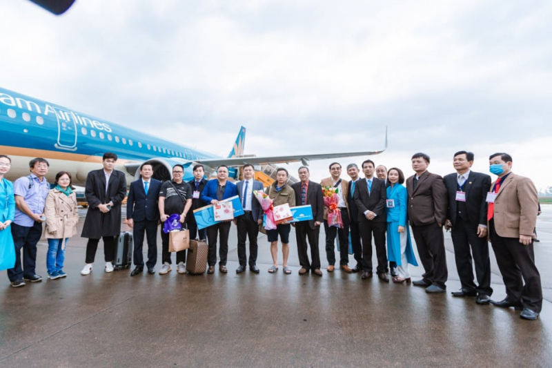 Đón những du khách đầu tiên đến Thừa Thiên Huế bằng đường hàng không trong năm 2021.