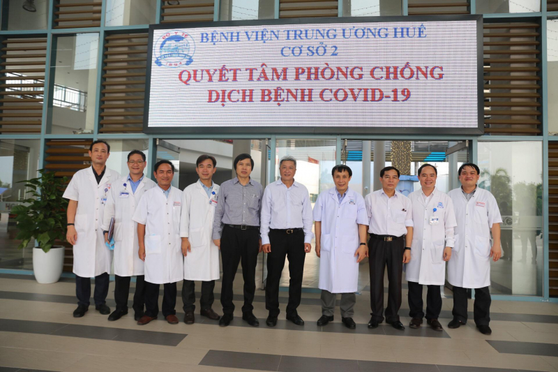 Ngoài nhiệm vụ cứu chữa cho bệnh nhân đến từ nước bạn Lào, Bệnh viện Trung ương Huế luôn xác định là công tác phòng dịch phải được đảm bảo tuyệt đối.