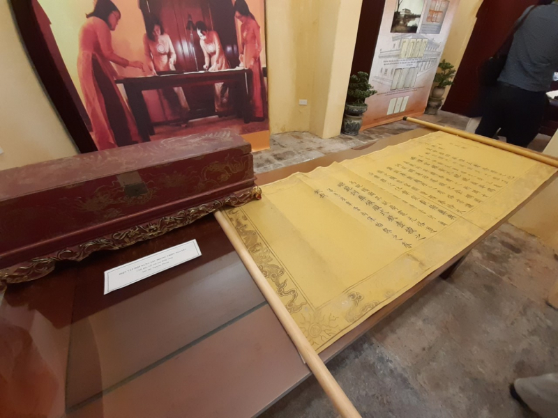 Tại Tàng Thơ Lâu hiện đang lưu trữ ba loại hình tư liệu thành văn, tư liệu video và tư liệu hình ảnh.