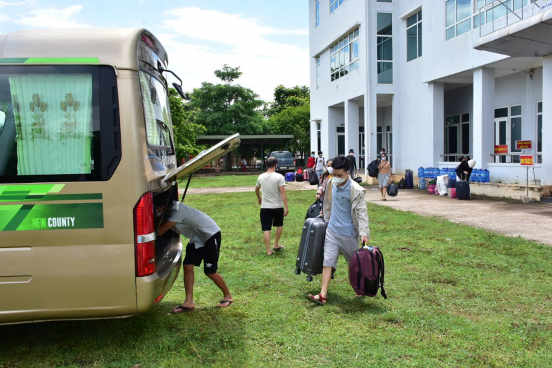 Đón các công dân về cách ly tại tỉnh Thừa Thiên Huế.
