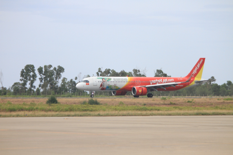 Tại Cảng Hàng không quốc tế Phú Bài chiều ngày 2/8, một chiếc máy xuất phát từ TP. HCM đã hạ cánh xuống sân bay.