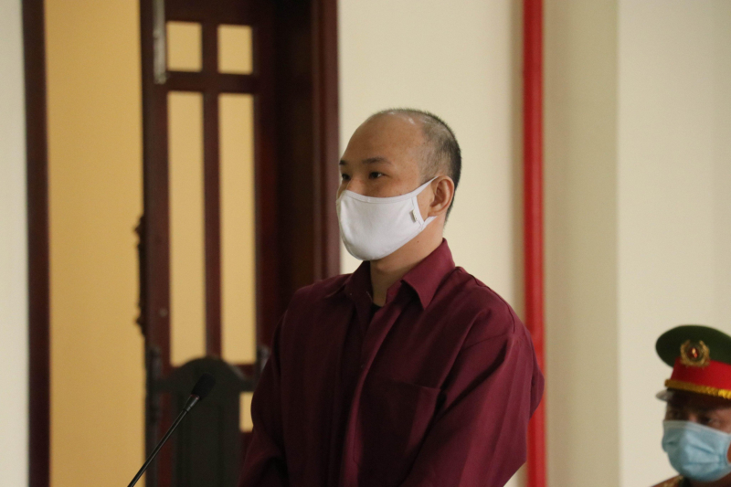 Bị cáo Trần Tuấn Khanh tại tòa. Ảnh: KHÔI NGUYÊN.