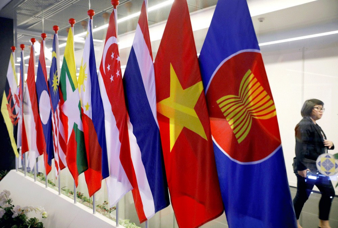 Cờ của ASEAN và các nước thành viên. ASEAN là gì? ASEAN là Hiệp hội Các Quốc gia Đông Nam Á.