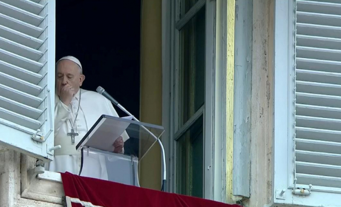 Giáo hoàng Francis trong buổi cầu nguyện hàng tuần tại Quảng trường Thánh Peter tại Vatican hôm 1/3.