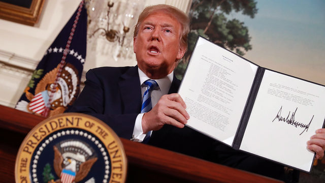 Donald Trump signs Iran sanctions memorandum.jpg.jpg_11415756_ver1.0_640_360