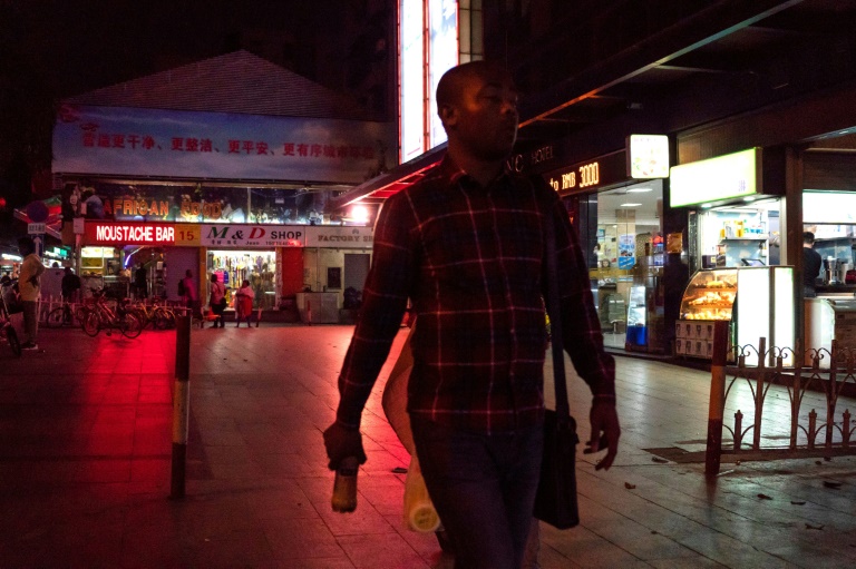 Nhiều người châu Phi ở Trung Quốc đang báo cáo về việc bị kì thị, ngược đãi.