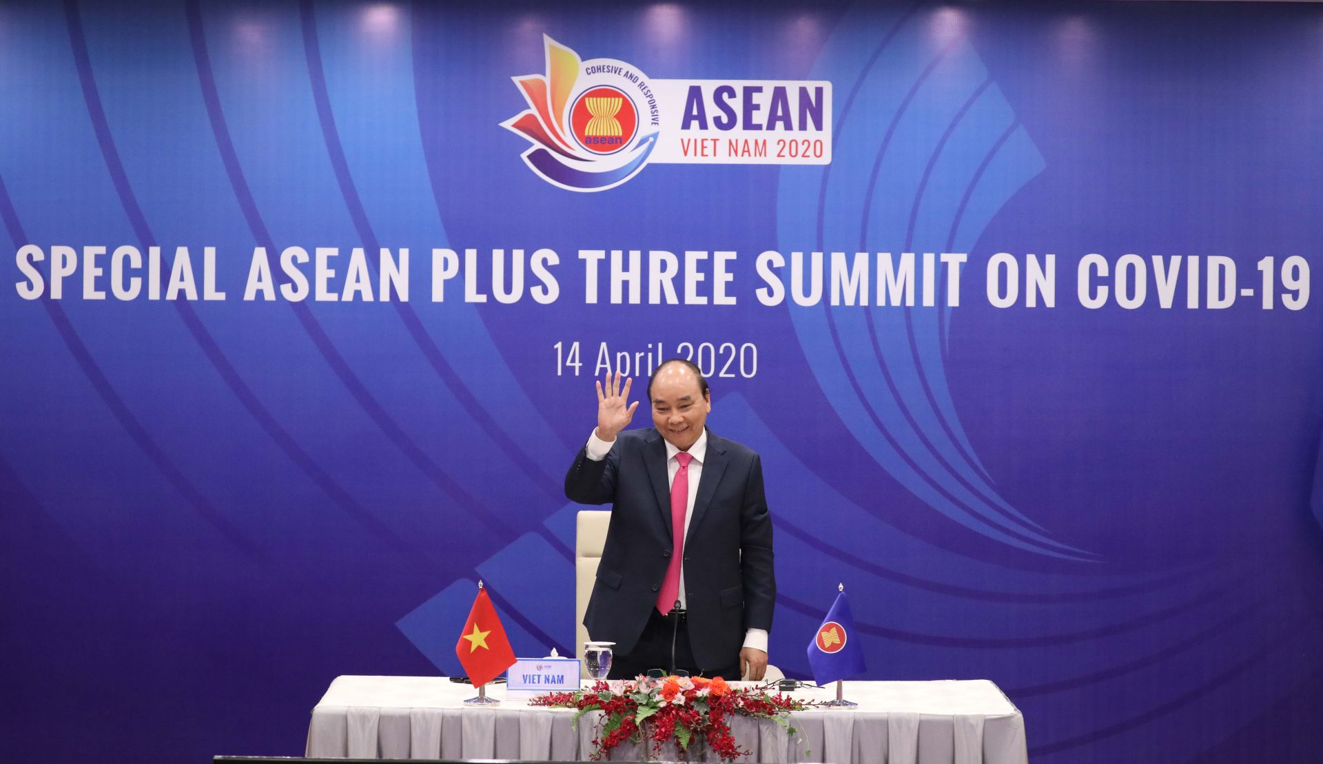 Thủ tướng Chính phủ Nguyễn Xuân Phúc chủ trì Hội nghị ASEAN+3 chiều 14/4.