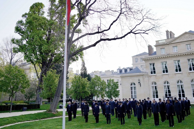 Đại sứ quán Trung Quốc tại Pháp tưởng nhớ các nạn nhân đại dịch Covid-19 hôm 4/4.