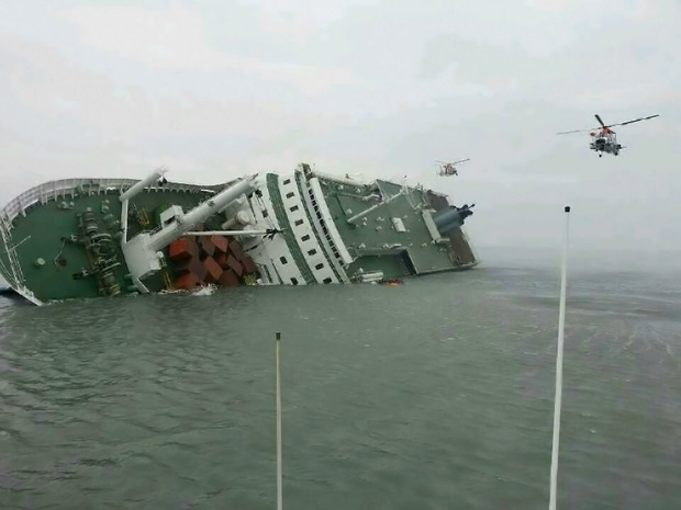 Hình ảnh vụ chìm phà Sewol ngày 16/4/2014.