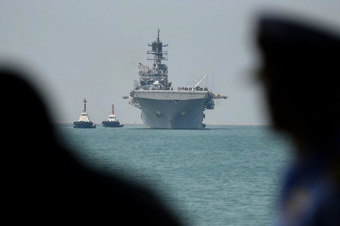 Hai tàu chiến Mỹ đang hoạt động ở Biển Đông. Ba nguồn tin an ninh khu vực nói rằng hai tàu này đang áp gần tàu Hải Dương Địa chất 8 của Trung Quốc.