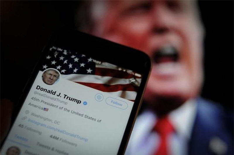 Twitter cảnh báo người dùng kiểm tra lại tính xác thực của một thông tin mà Tổng thống Donald Trump trên mạng xã hội này.
