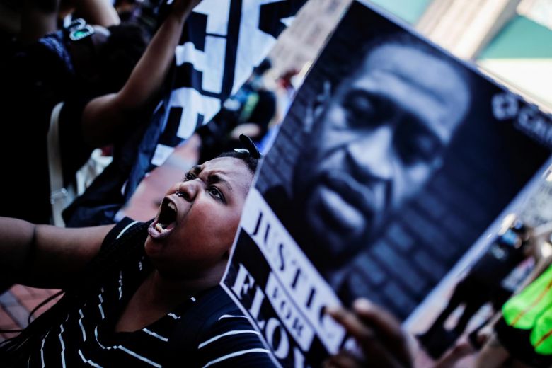 Các cuộc biểu tình phản đối vụ George Floyd bị cảnh sát ghì chết đang lan sang khắp nước Mỹ.