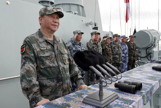 Chủ tịch Trung Quốc Tập Cận Bình phát biểu sau khi thị sát hạm đội hải quân, tháng 4/2018.