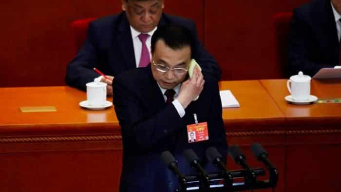 Thủ tướng Trung Quốc kêu gọi người thất nghiệp đi bán hàng rong.