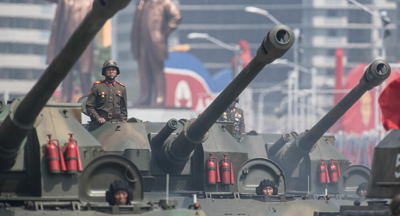 Các lực lượng vũ trang Triều Tiên trong cuộc diễu binh kỷ niệm 105 năm ngày sinh của nhà sáng lập Kim Nhật Thành.