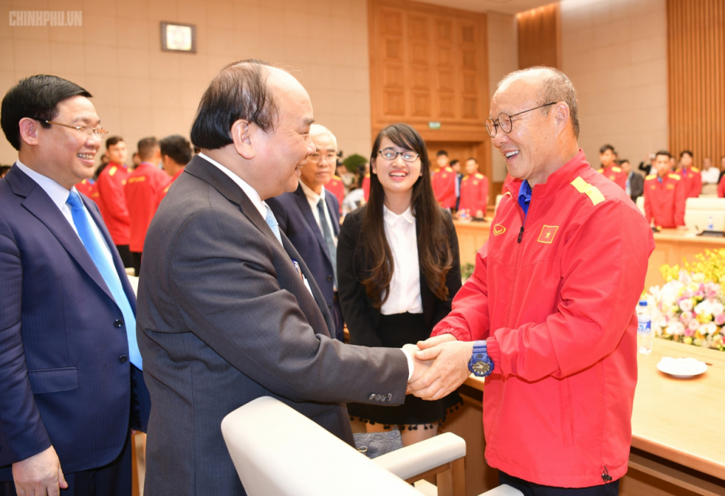 Thủ tướng Nguyễn Xuân Phúc gửi thư khích lệ tinh thần thầy trò HLV Park Hang-seo.