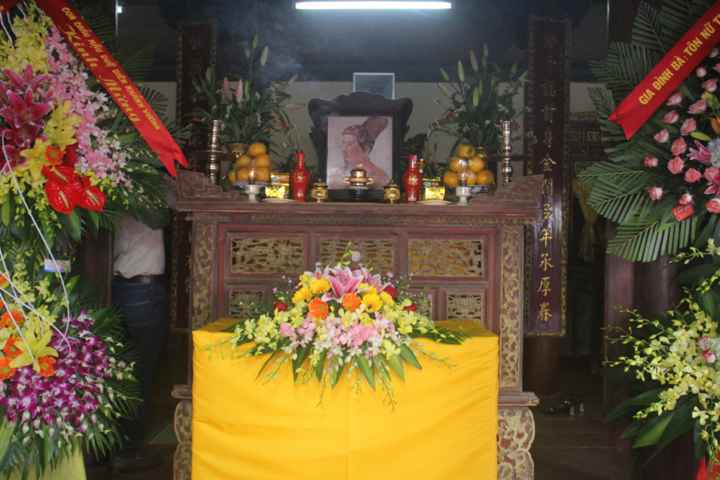 Phủ thờ Diên Khánh Vương.