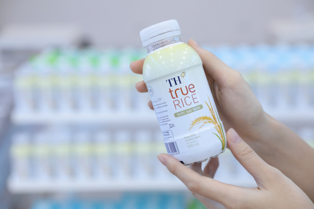 TH true RICE có nguyên liệu đầu vào là loại gạo Japonica chất lượng cao được chính Tập đoàn TH gieo trồng tại Thái Bình, Nghệ An.