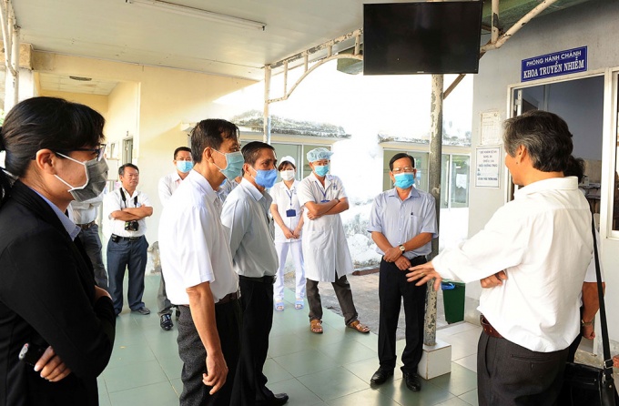 Đoàn công tác Thường trực HĐND tỉnh An Giang, đã đến khảo sát công tác phòng, chống dịch bệnh viêm đường hô hấp cấp do chủng mới của virus Corona gây ra tại huyện Tịnh Biên