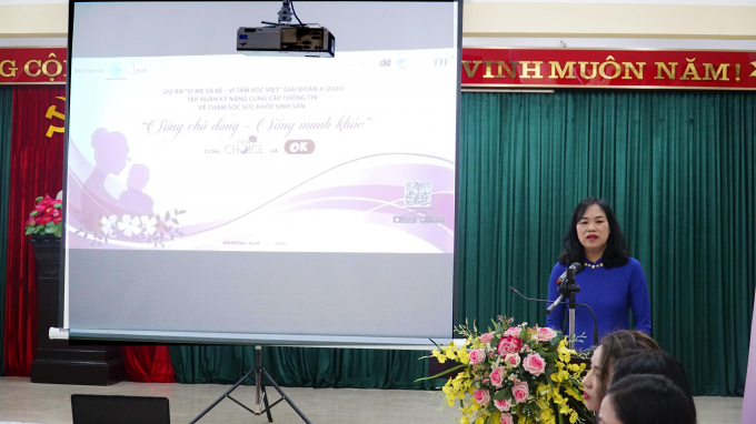 Bà Đào Thị Huyền - Phó chủ tịch Liên đoàn Lao động TP. Hải Phòng phát biểu tại Lễ khởi động “Dự án sẽ góp phần chăm lo đời sống cho các nữ lao động đang làm việc tại các khu công nghiệp trên địa bàn các quận, huyện”