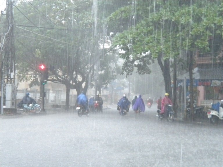 Dự báo thời tiết ngày mai 14/6: Hà Nội có mưa to, nền nhiệt giảm mạnh