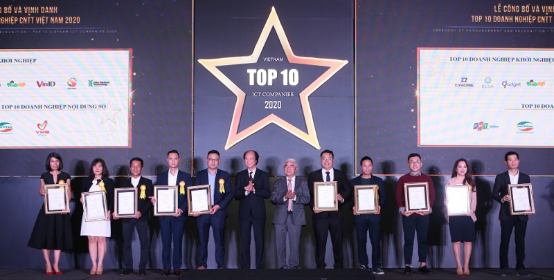 Lễ trao giải Top 10 Doanh nghiệp ICT Việt Nam.