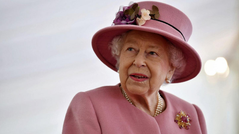 Nữ hoàng Anh Elizabeth II tiêm phòng COVID-19