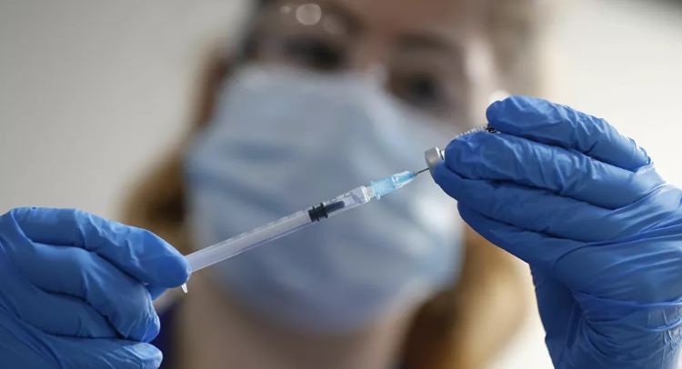  13 ca tử vong vì gặp tác dụng phụ sau khi tiêm vaccine COVID-19 tại Na Uy. Ảnh: AP