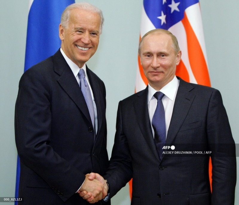 Tổng thống Nga Vladimir Putin và Tổng thống Mỹ Joe Biden từng gặp mặt trực tiếp khi ông Biden thăm Mátxcơva trong vai trò phó tổng thống Mỹ. Ảnh: AFP.