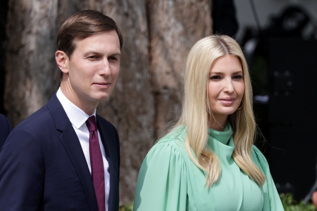  Con gái Ivanka và con rể Jared Kushner của cựu tổng thống Mỹ Donald Trump (Ảnh: Vanity).
