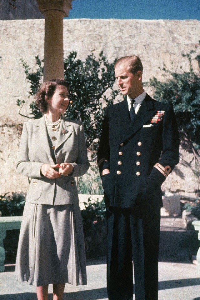  1947: Cặp đôi hưởng kỳ nghỉ trăng mật thứ hai tại Malta.