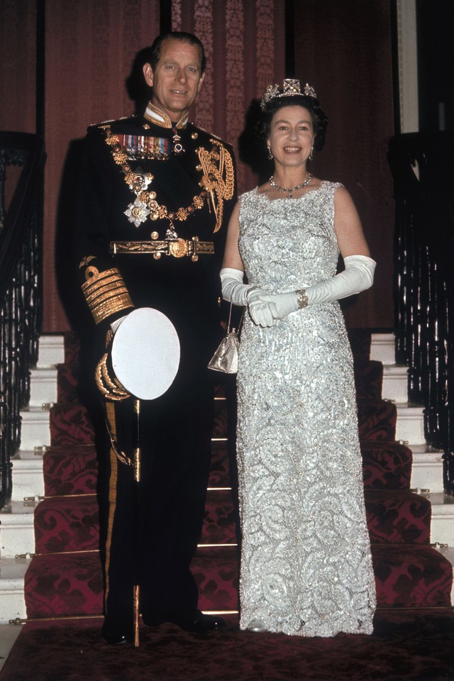  1972: Cặp đôi trong lễ kỷ niệm 25 năm ngày cưới tổ chức tại cung điện Buckingham.