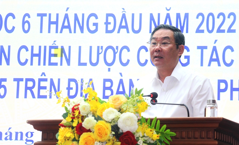  Phó Chủ tịch Thường trực phụ trách điều hành UBND thành phố Hà Nội Lê Hồng Sơn phát biểu tại hội nghị.